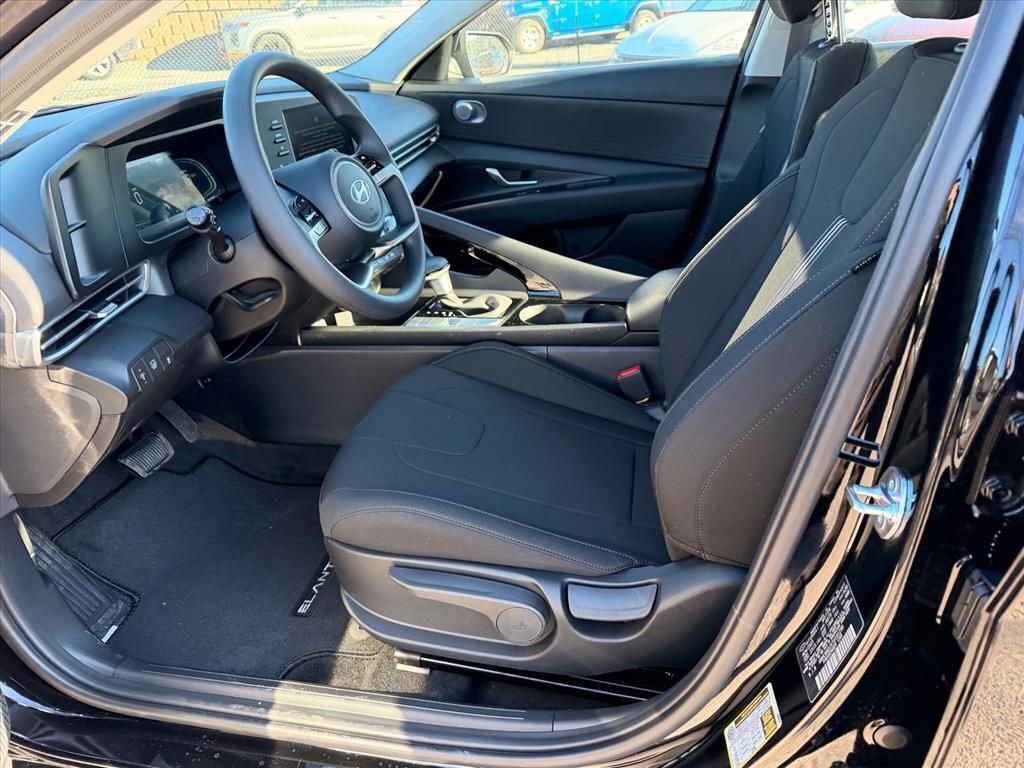 New 2026 Hyundai Elantra Blue image 7
