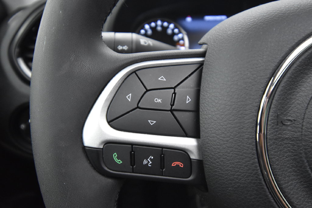 Used 2023 Jeep Renegade Altitude w/ Sun/Sound Group AWD/4WD image 32