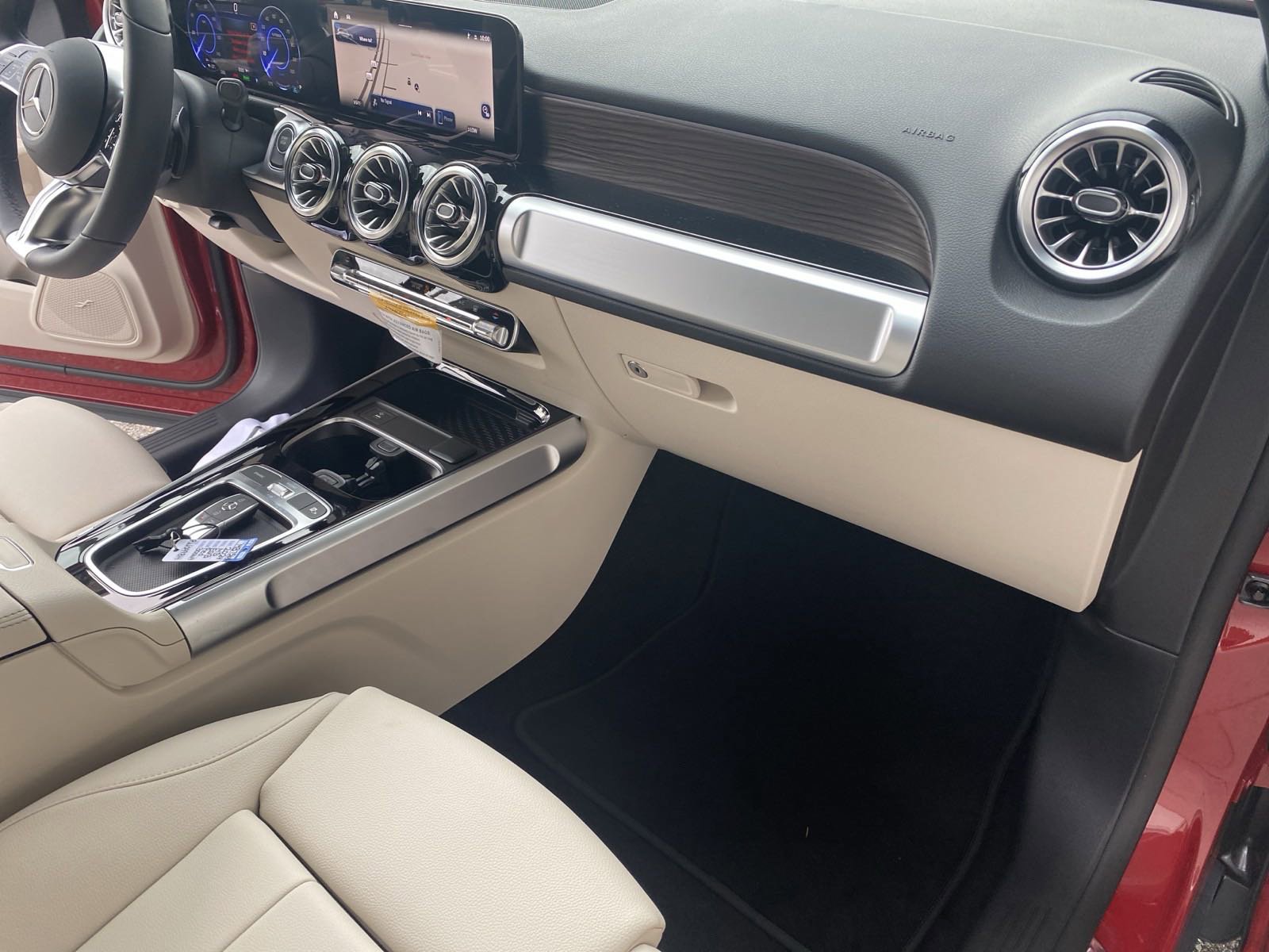 New 2024 Mercedes-Benz EQB 300 4MATIC image 16