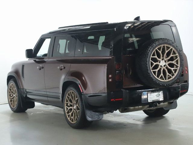 Used 2023 Land Rover Defender 130 X-Dynamic SE AWD/4WD image 5