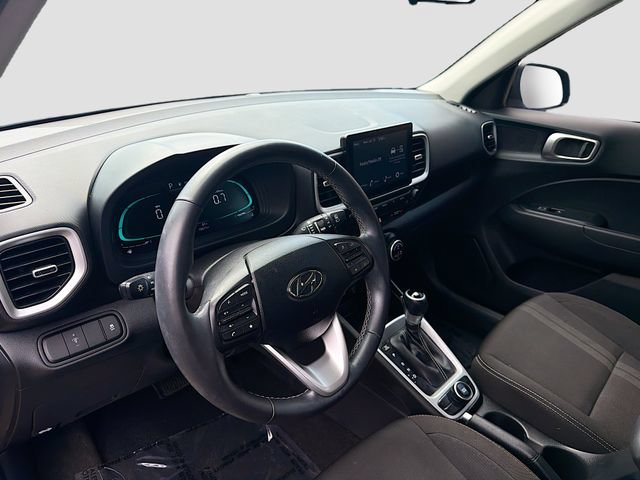 Certified 2024 Hyundai Venue SEL FWD image 9