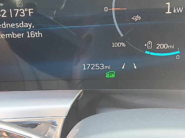 Used 2025 Cadillac Lyriq Luxury RWD image 21