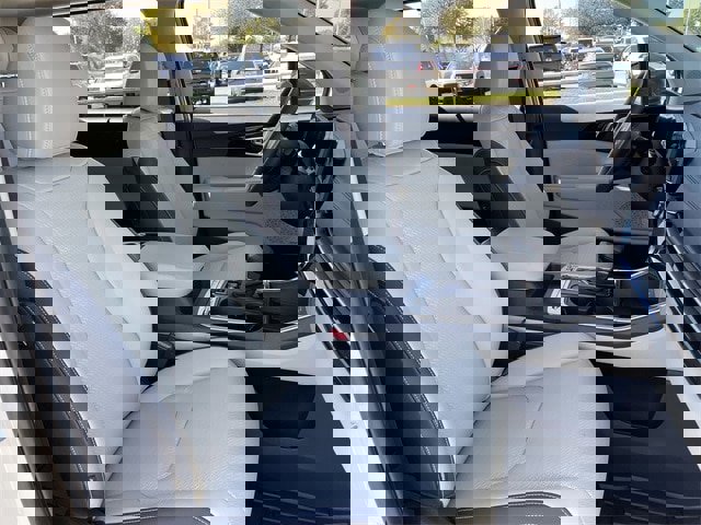 Used 2026 Kia Carnival SX Prestige image 26