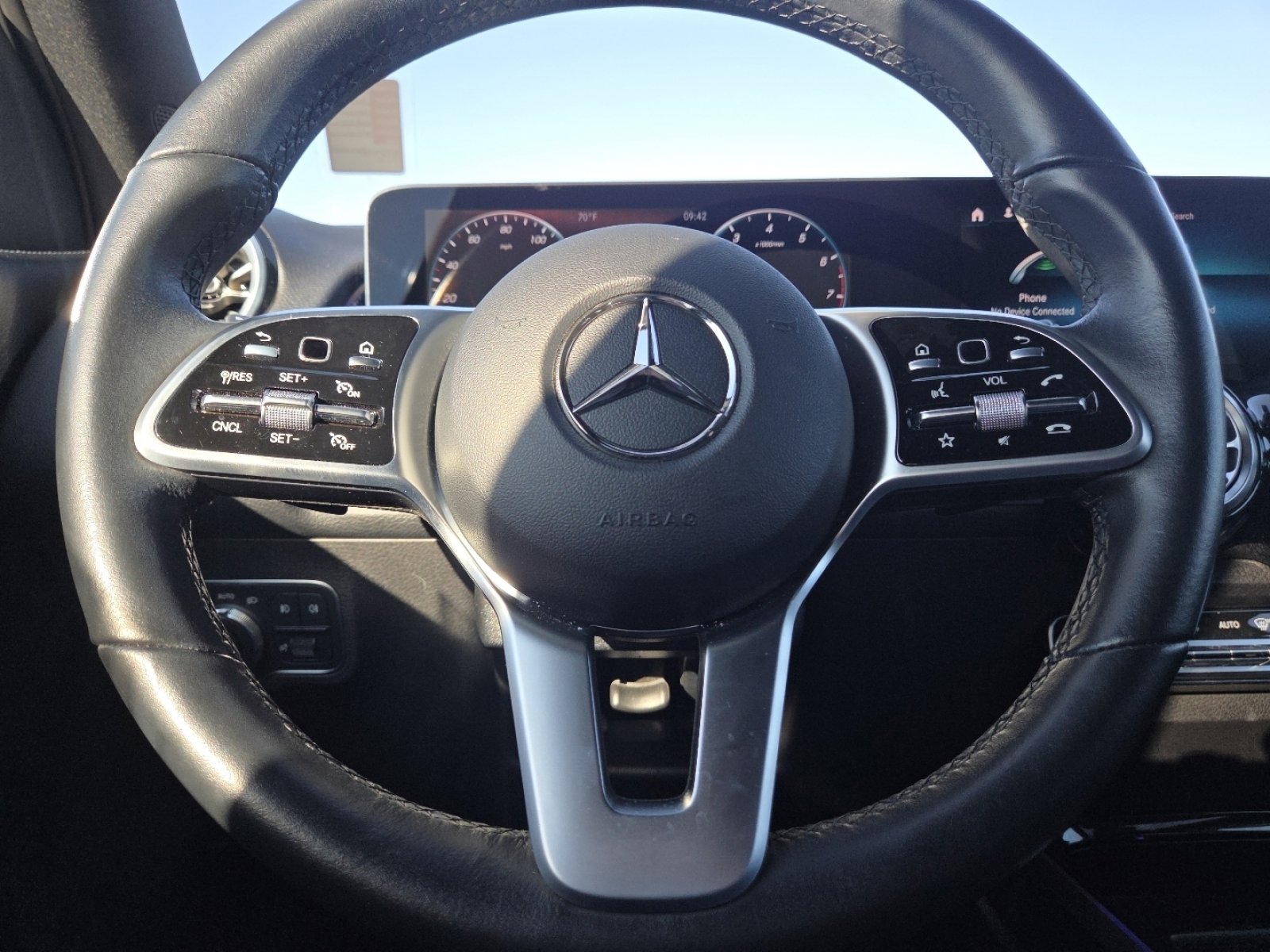 Used 2022 Mercedes-Benz GLB 250 4MATIC image 30