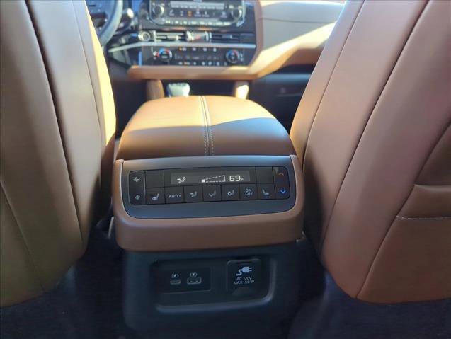 Used 2022 Nissan Pathfinder Platinum w/ Cargo Package image 15