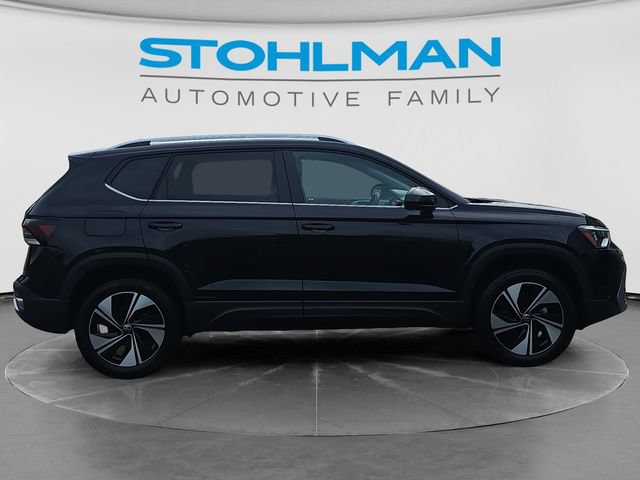 Used 2026 Volkswagen Taos SE AWD/4WD image 4