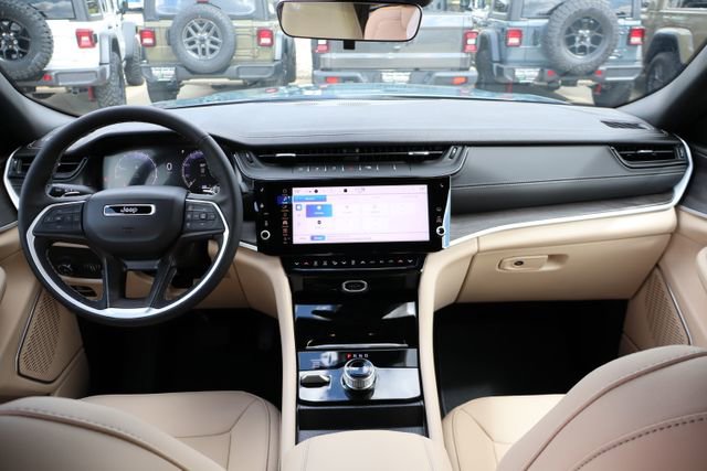 New 2026 Jeep Grand Cherokee Limited AWD/4WD image 40