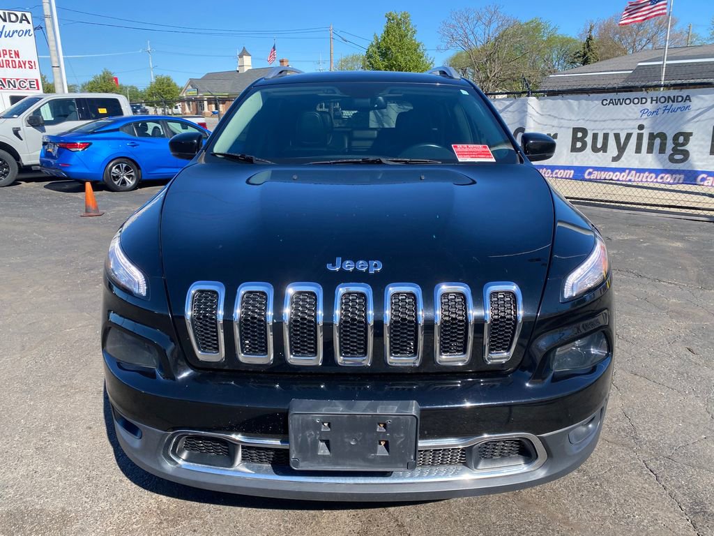 Used 2017 Jeep Cherokee Limited w/ Luxury Group AWD/4WD image 9