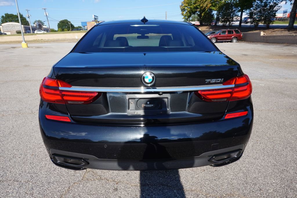 Used 2017 BMW 750i RWD image 7