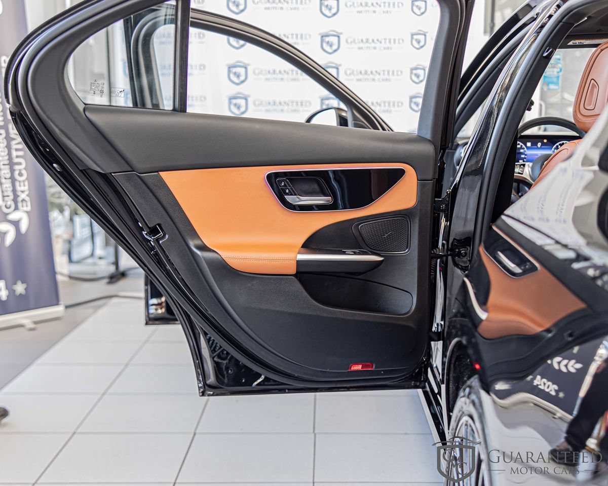 Used 2024 Mercedes-Benz C 300 4MATIC Sedan image 33