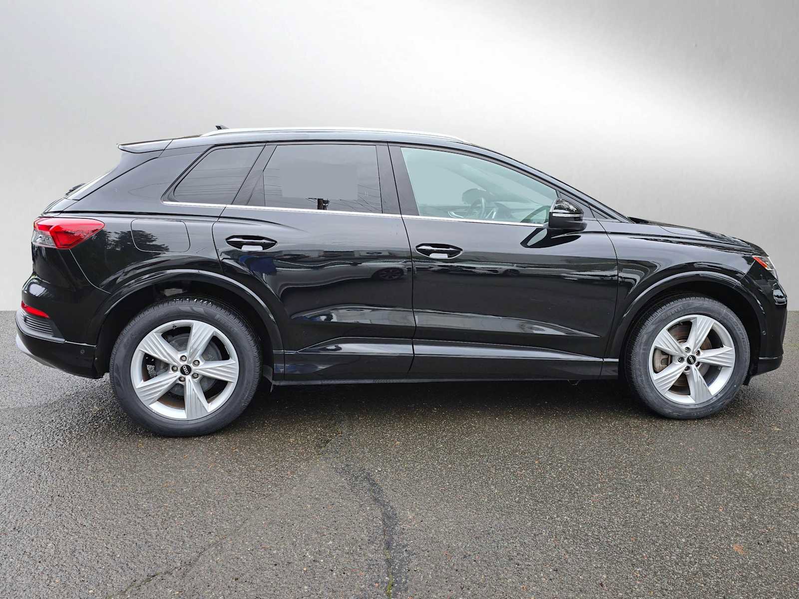 Used 2022 Audi Q4 e-tron Prestige image 2
