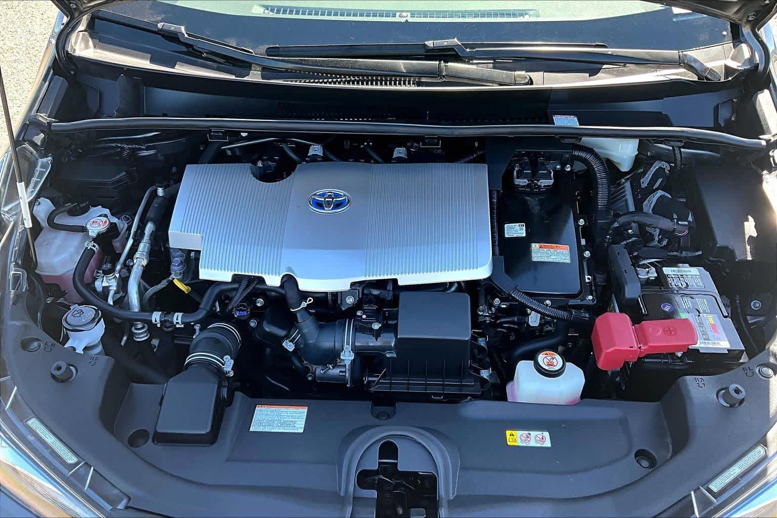 Used 2021 Toyota Prius LE FWD image 31