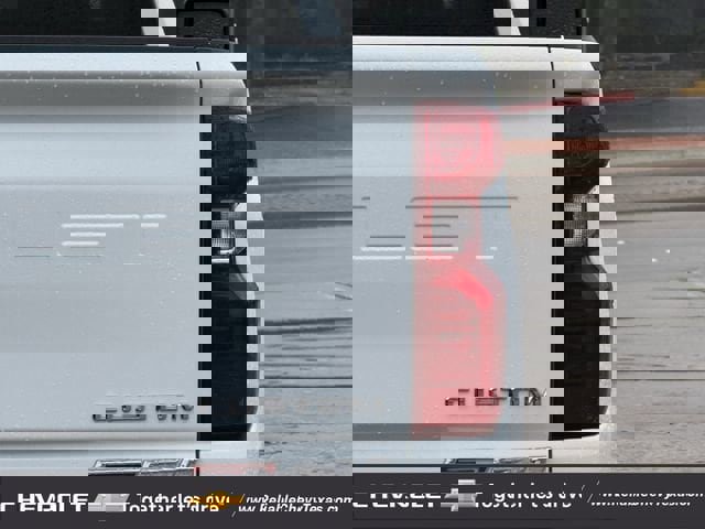 Used 2025 Chevrolet Silverado 2500 Custom w/ Custom Value Package image 9