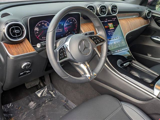 Used 2025 Mercedes-Benz GLC 300 4MATIC image 10