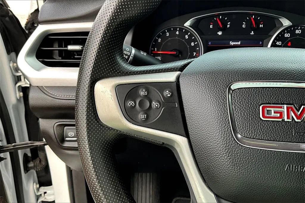 Used 2021 GMC Acadia SLE w/ Driver Convenience Package image 18