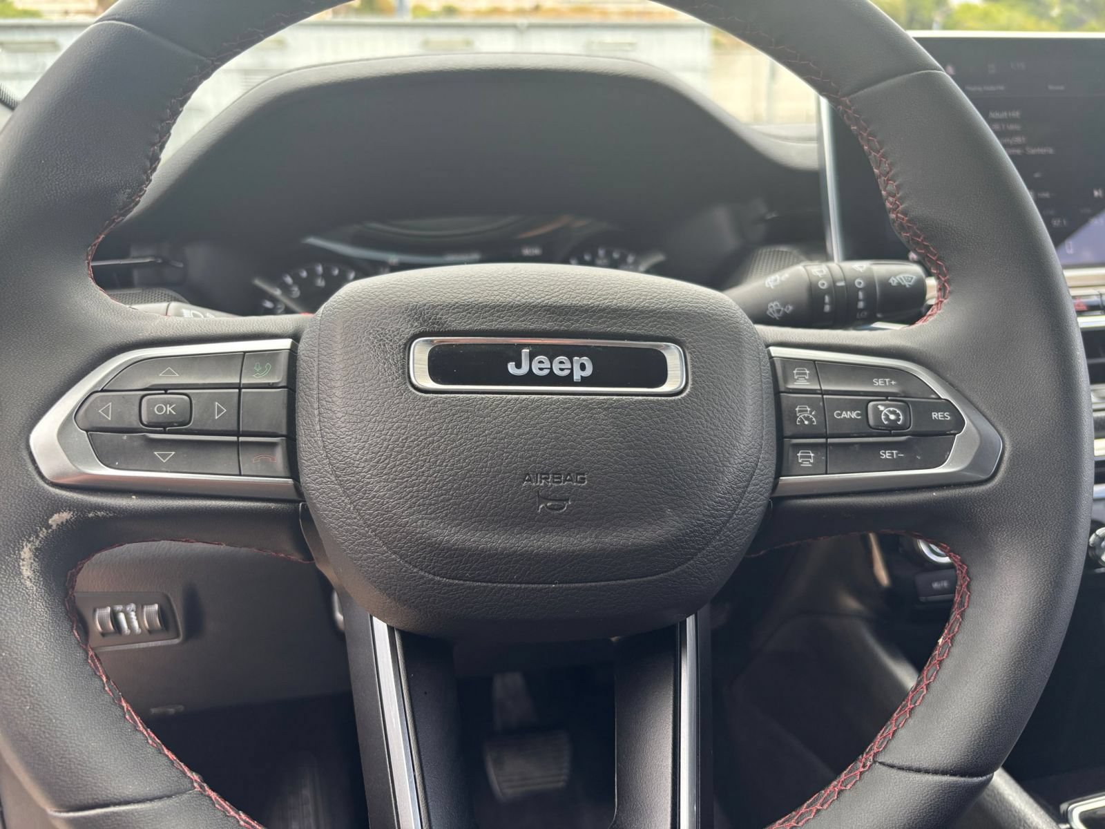 Used 2025 Jeep Compass Trailhawk AWD/4WD image 27
