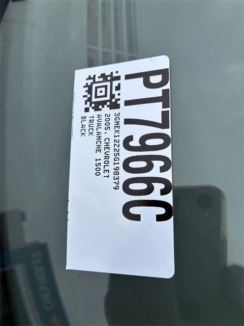 Used 2005 Chevrolet Avalanche Z71 w/ Preferred Equipment Group image 25