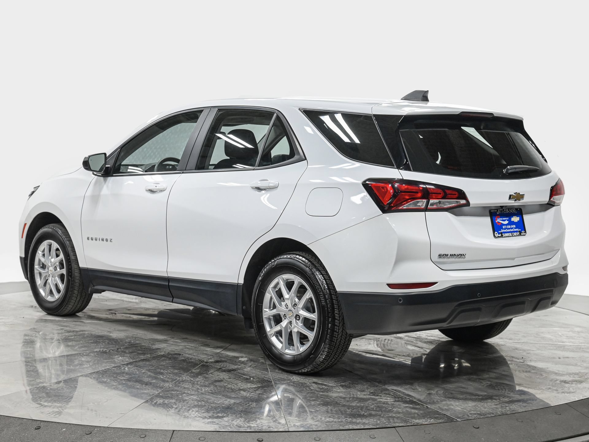 Used 2024 Chevrolet Equinox LS FWD image 4