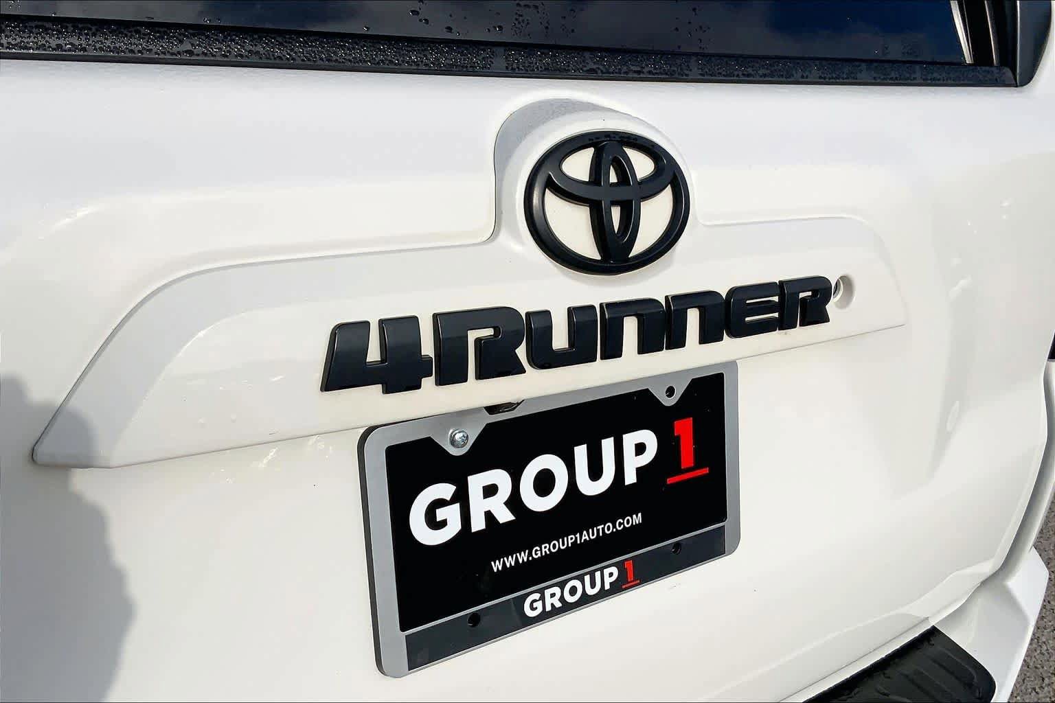 Used 2018 Toyota 4Runner SR5 AWD/4WD image 27