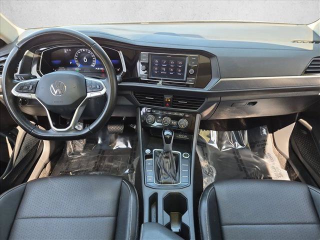 Used 2024 Volkswagen Jetta SE FWD image 17