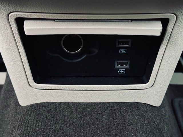 Used 2020 Lincoln Continental Reserve w/ Luxury Package image 24