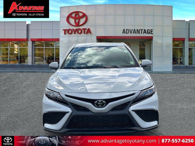 Used 2024 Toyota Camry SE FWD image 2