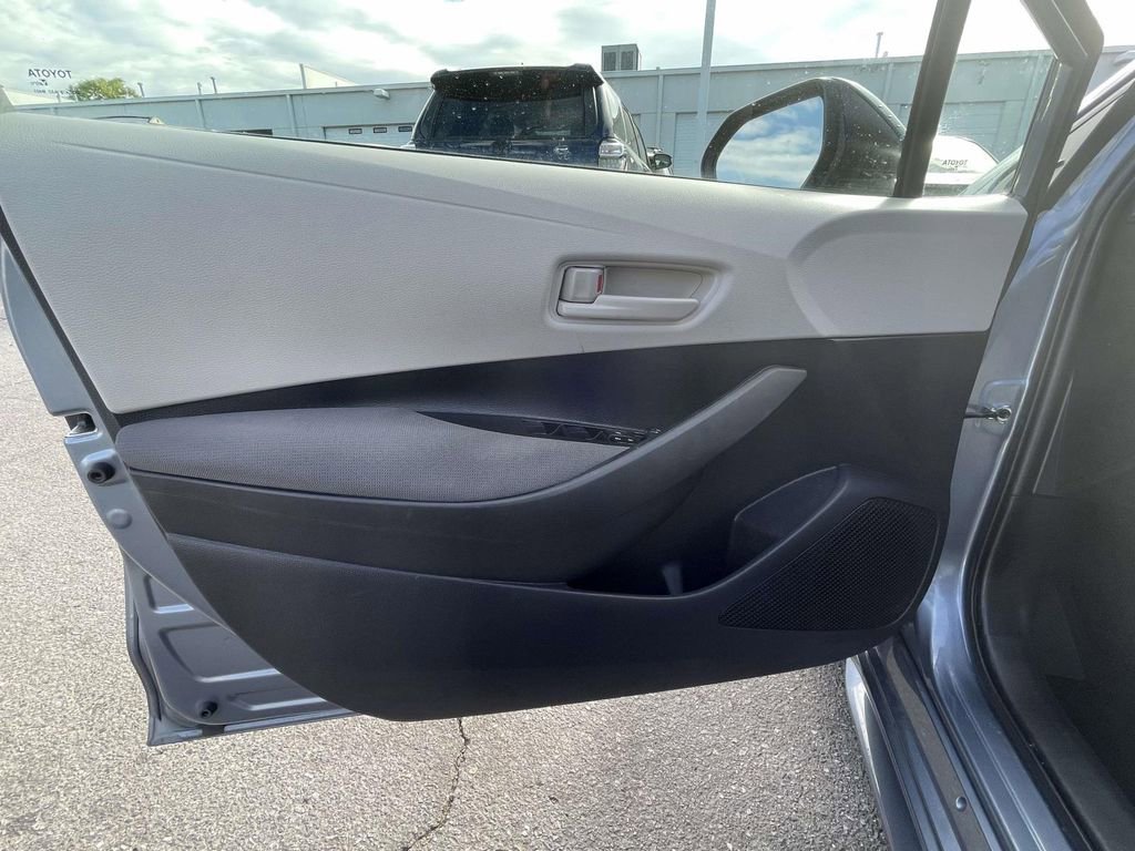 Used 2025 Toyota Corolla LE image 22