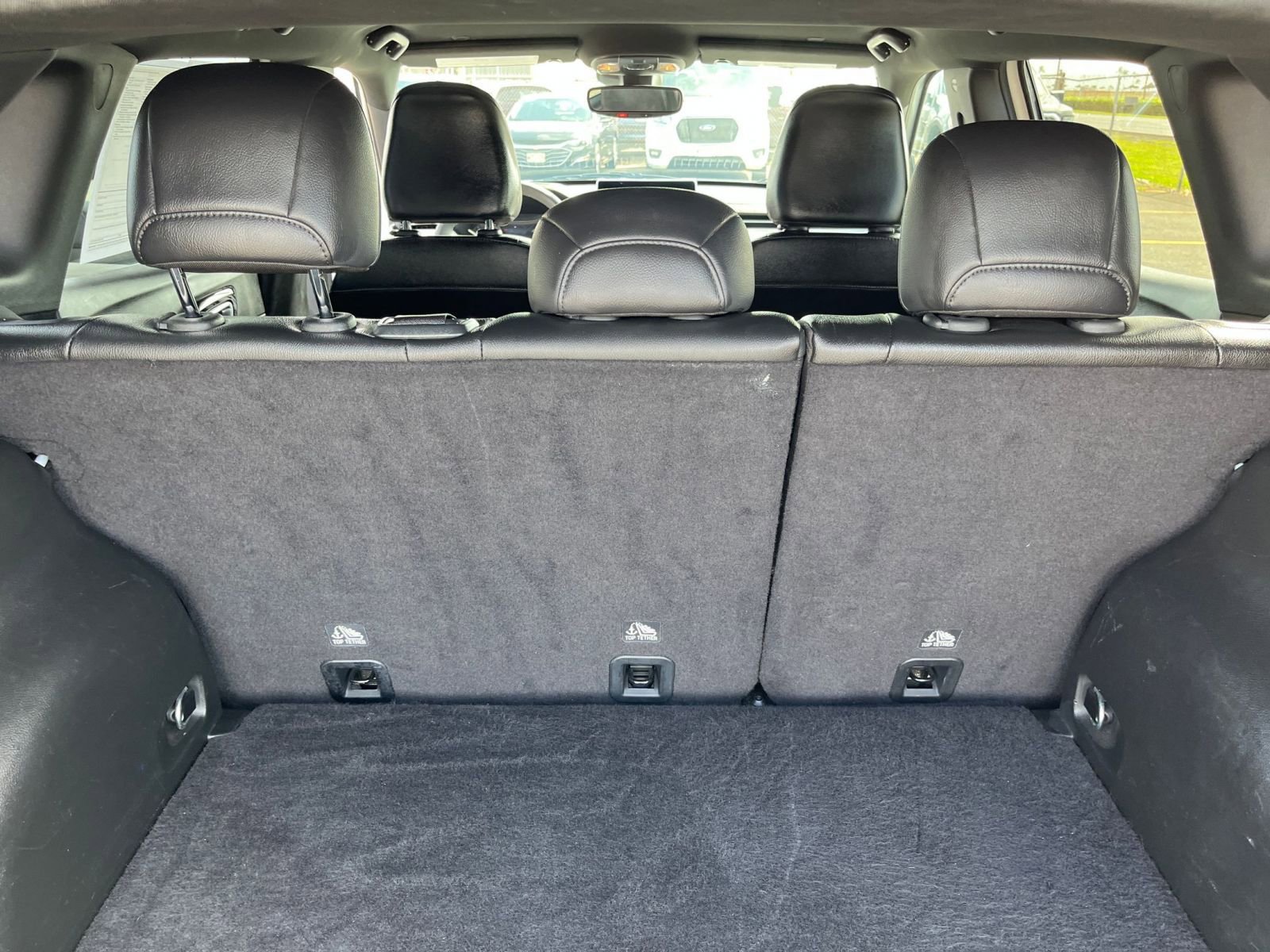 Used 2025 Jeep Compass Limited image 32