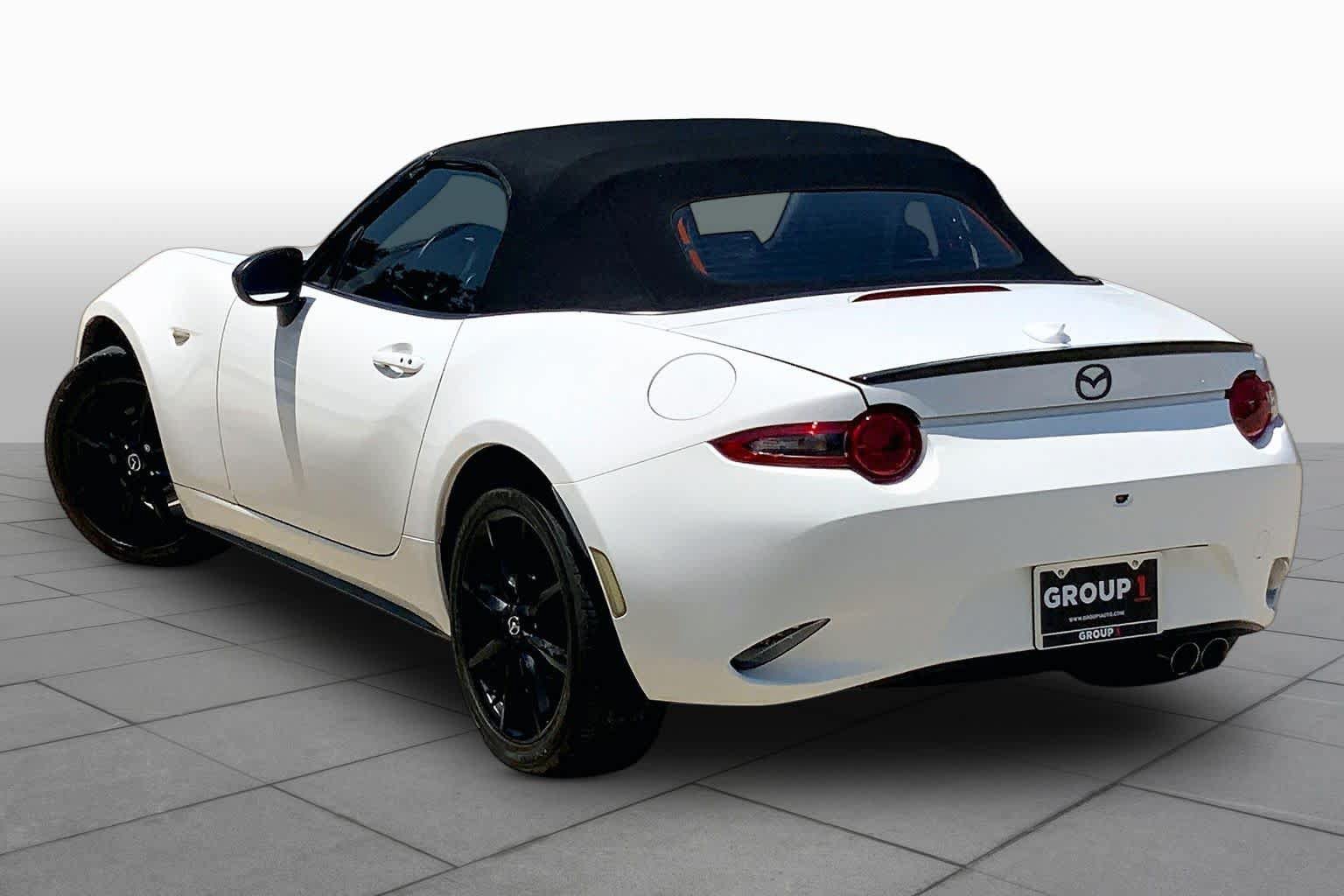 Used 2021 MAZDA MX-5 Miata Club RWD image 10