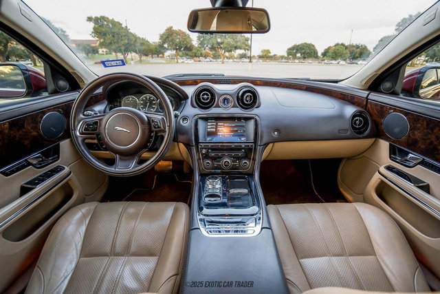 Used 2012 Jaguar XJ image 44