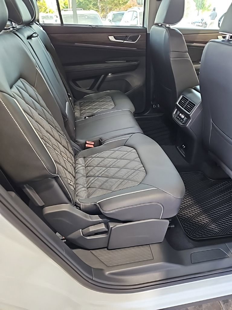 New 2026 Volkswagen Atlas SEL Premium R-Line AWD/4WD image 17