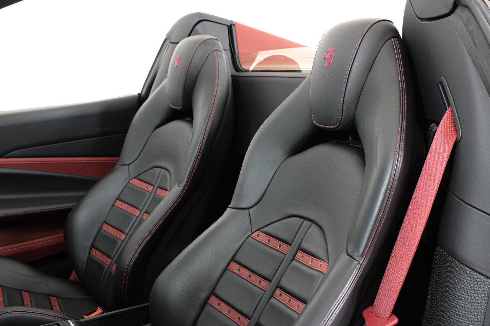 Certified 2023 Ferrari F8 Tributo RWD image 47