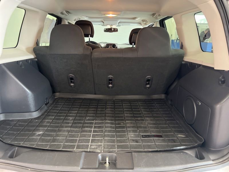 Used 2016 Jeep Patriot Latitude w/ Sun/Sound Group AWD/4WD image 8