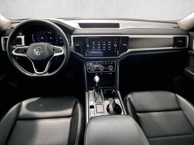 Used 2022 Volkswagen Atlas SE w/ Panoramic Sunroof Package FWD image 16