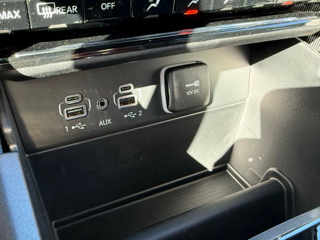 New 2025 Jeep Grand Cherokee L Limited w/ Black Appearance Package image 21