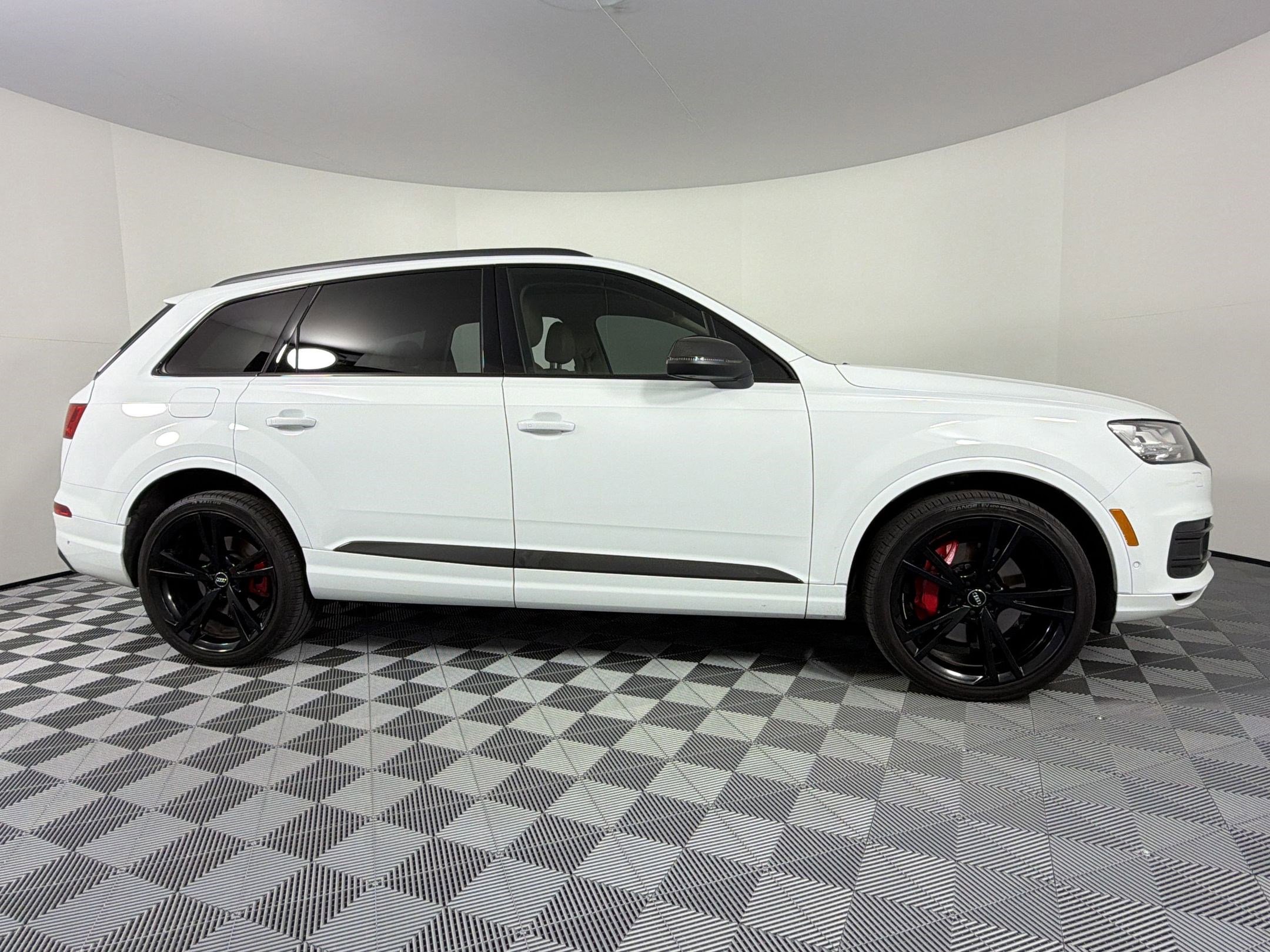 Used 2019 Audi Q7 3.0T Prestige w/ Prestige Package image 11