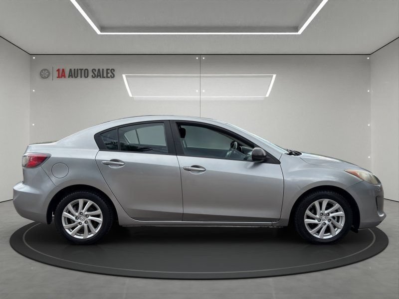 Used 2012 MAZDA MAZDA3 i Touring FWD image 6