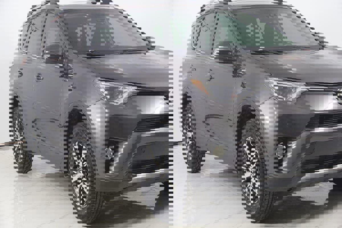 Used 2017 Toyota RAV4 XLE image 33