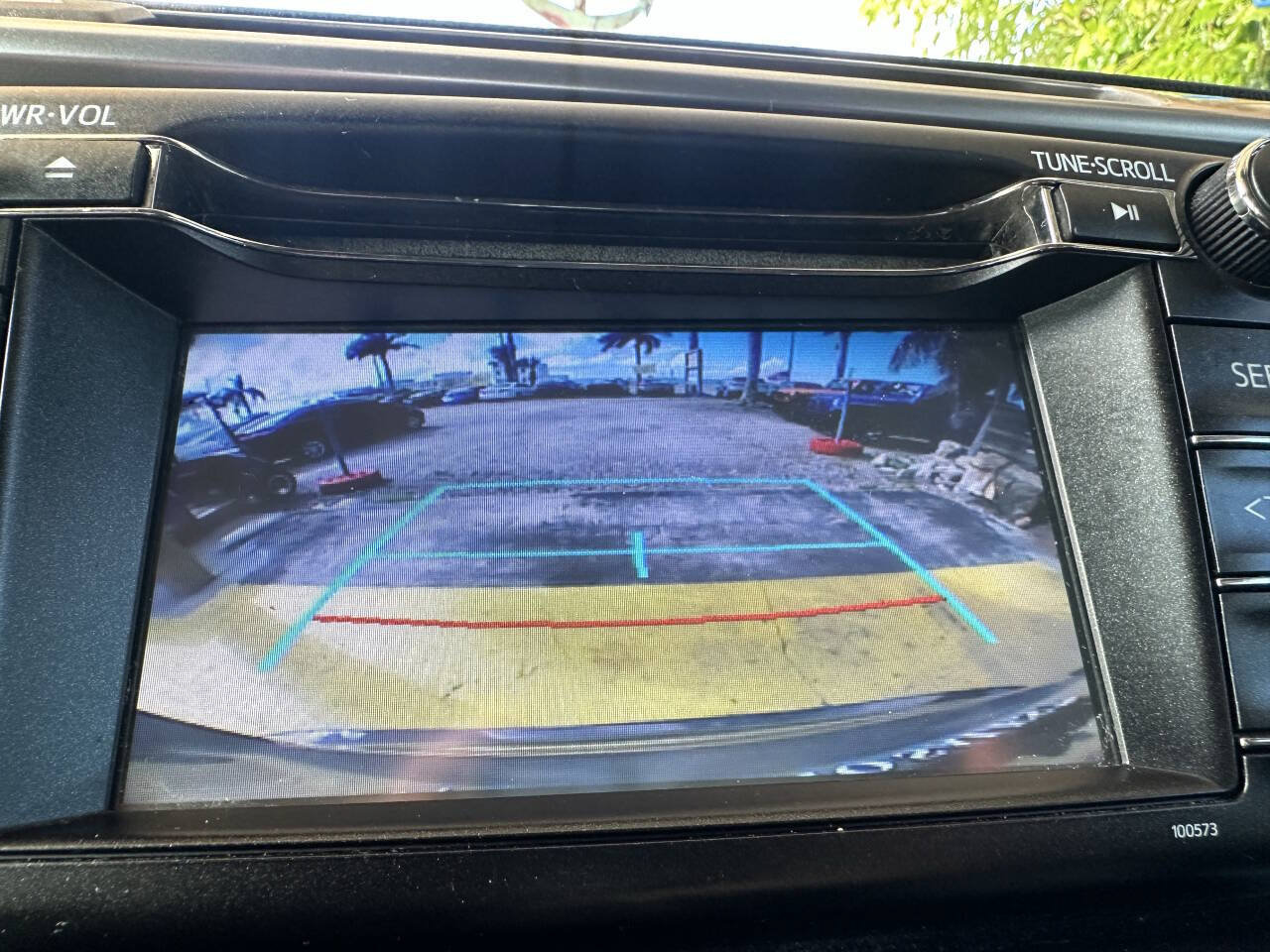 Used 2016 Toyota RAV4 LE FWD image 8