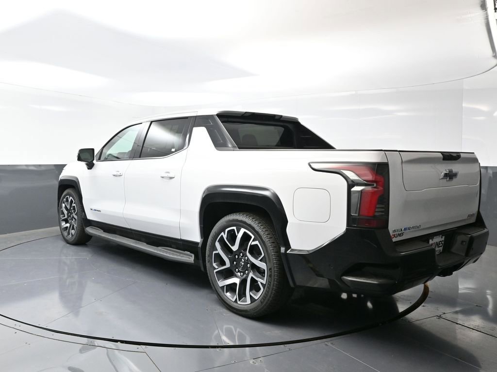 New 2025 Chevrolet Silverado EV RST image 9