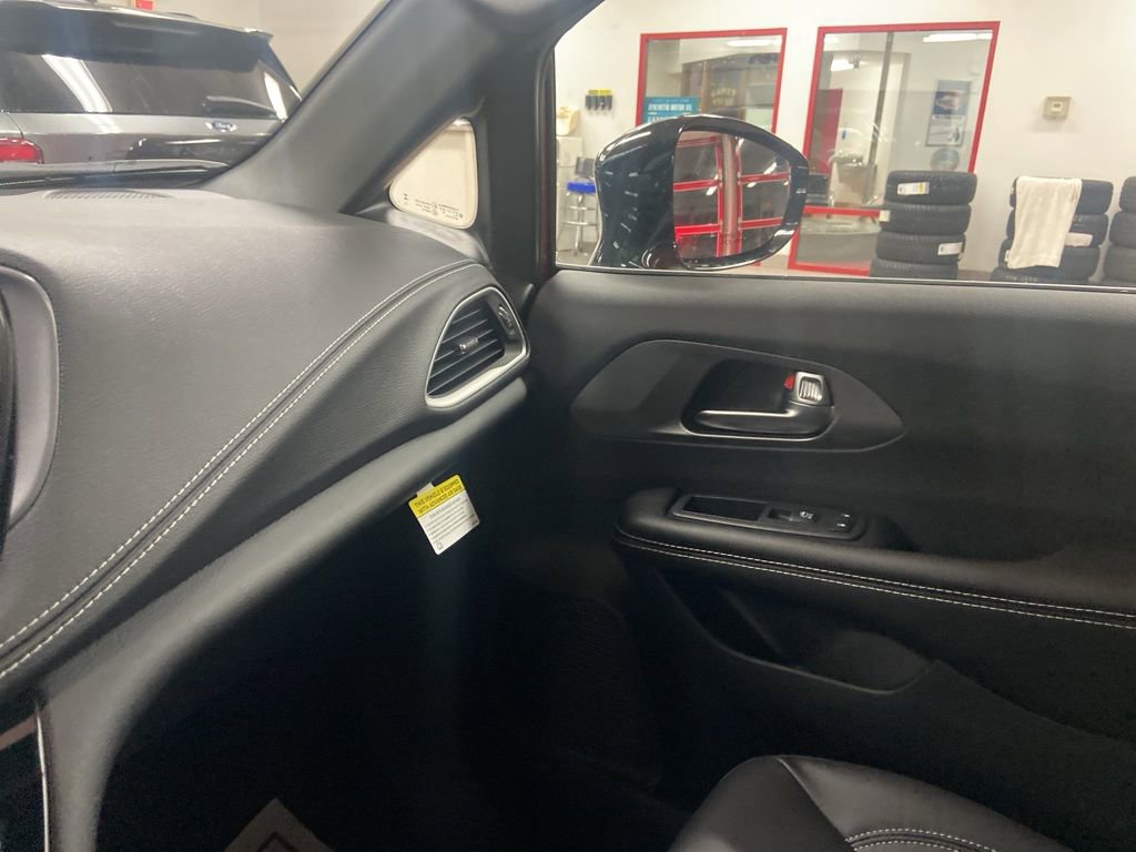 New 2026 Chrysler Pacifica Select image 34