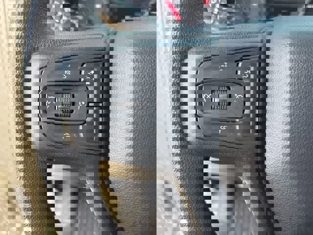 Used 2025 Chevrolet Silverado 1500 Custom image 12