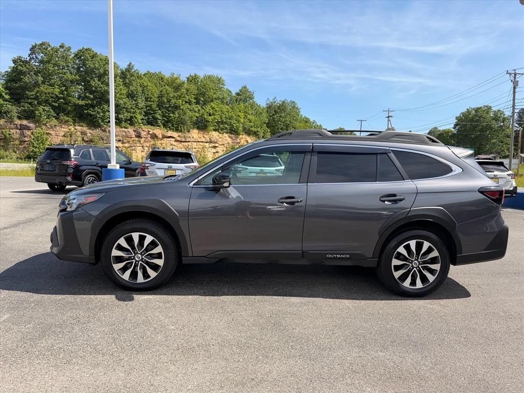 Used 2025 Subaru Outback Limited AWD/4WD image 4