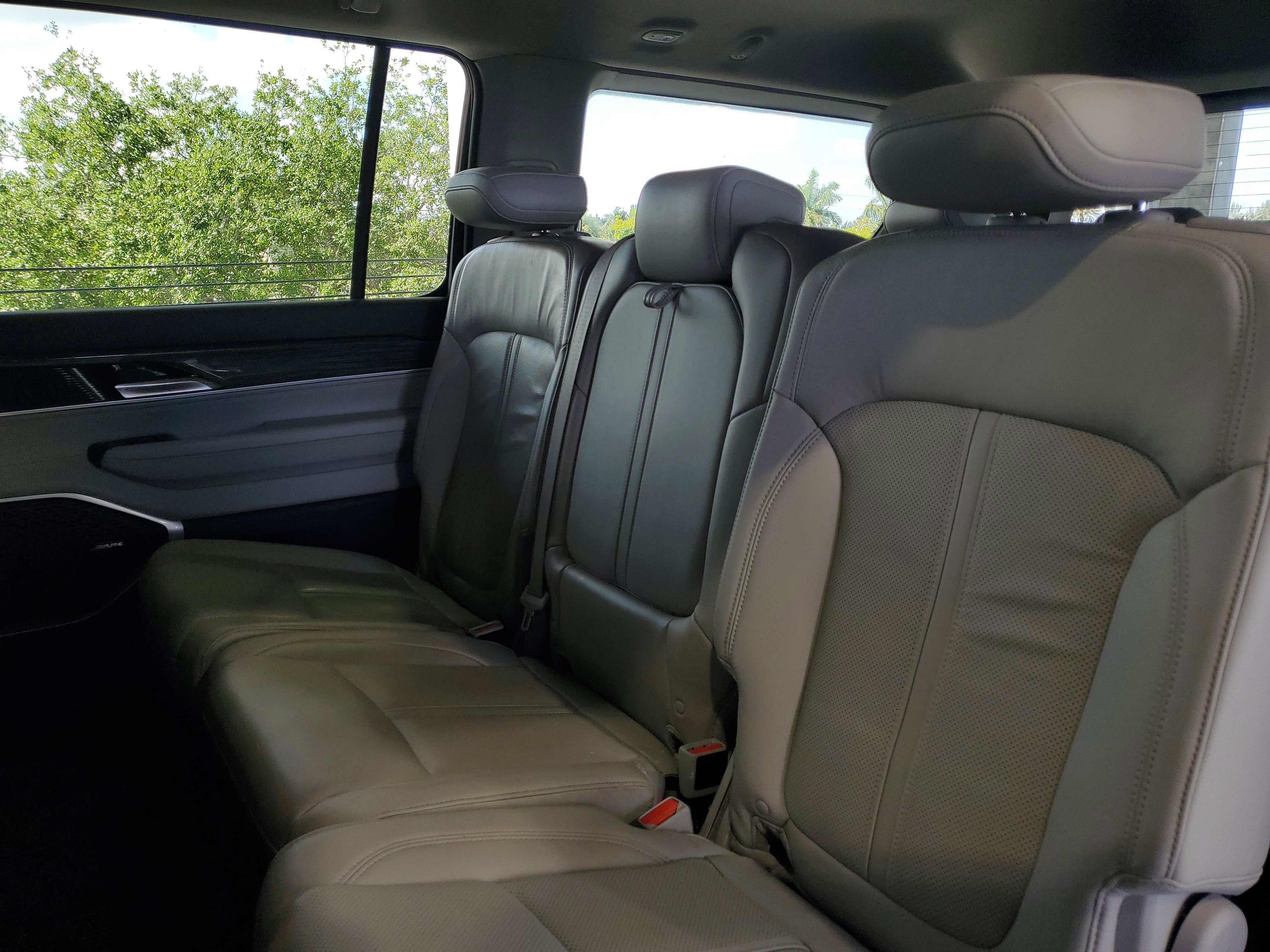 Certified 2022 Jeep Wagoneer Series III RWD image 8