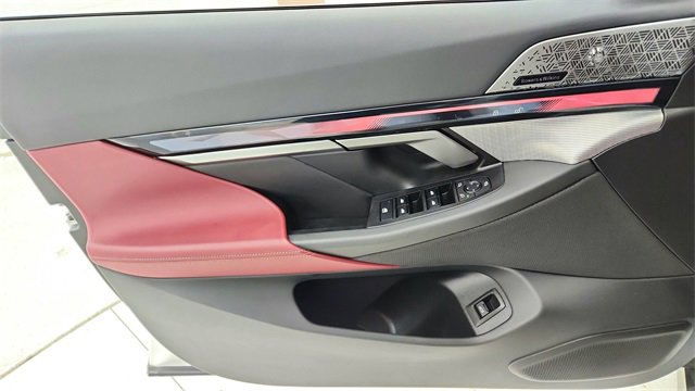 Used 2025 BMW i5 eDrive40i w/ M Sport Package image 34