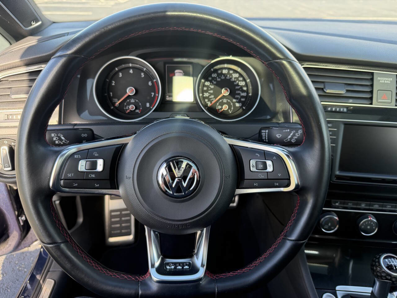 Used 2016 Volkswagen GTI SE w/ Lighting Package (SEL) FWD image 32