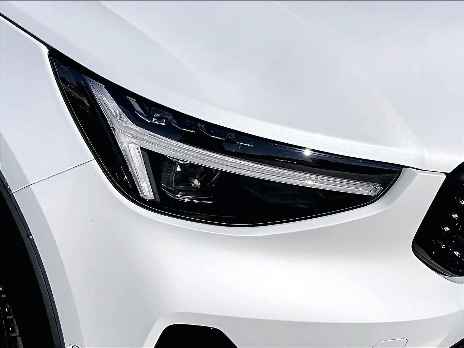 New 2026 Volvo XC40 B5 Plus w/ Protection Package Premier AWD/4WD image 32