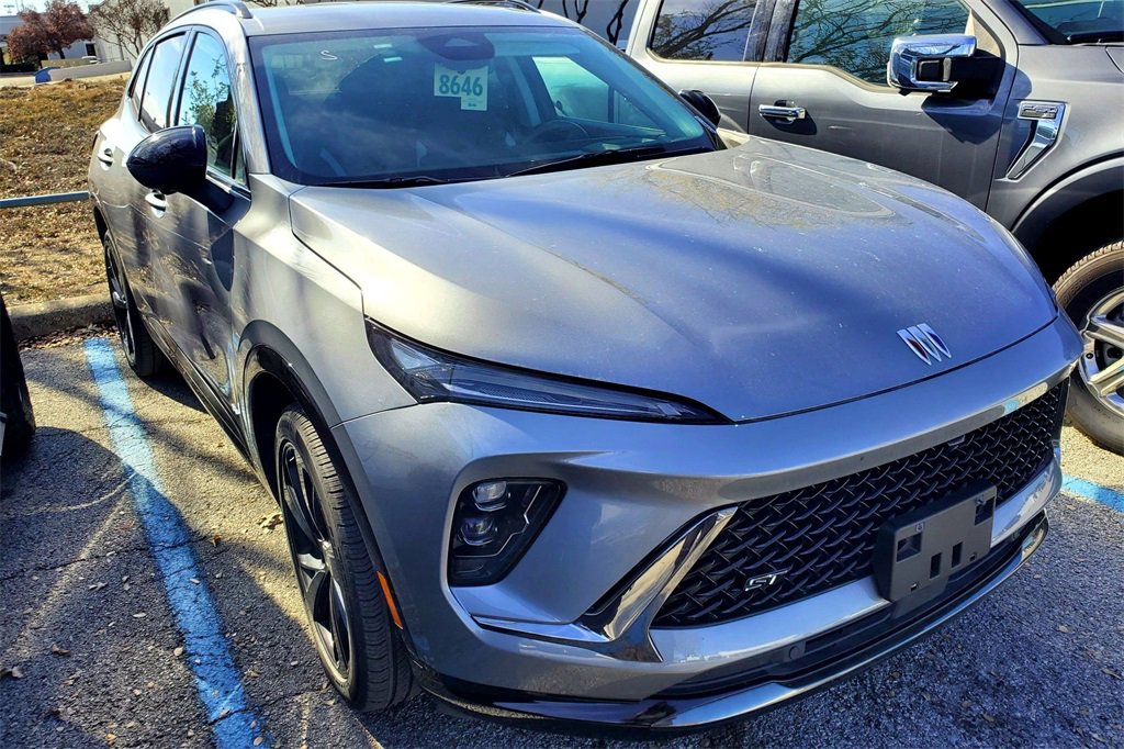 Used 2024 Buick Envision Sport Touring image 1