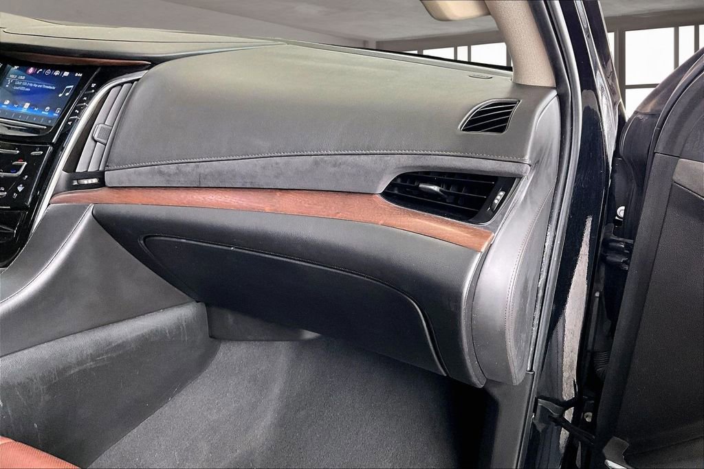 Used 2019 Cadillac Escalade Premium Luxury image 18