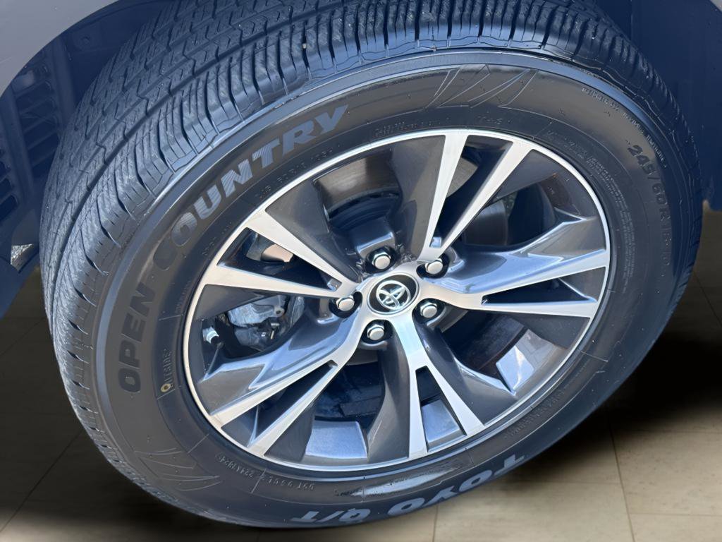 Used 2017 Toyota Highlander Plus FWD image 20